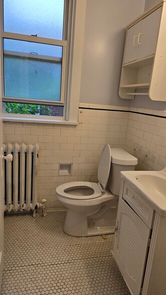 bathroom - 3845 Brighton Rd