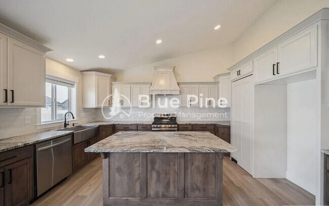 Building Photo - 184 Galena Smt