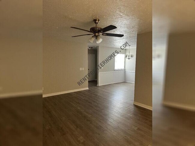 Building Photo - 4413 NW 12th St