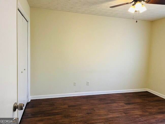 Building Photo - 165 Pine Terrace