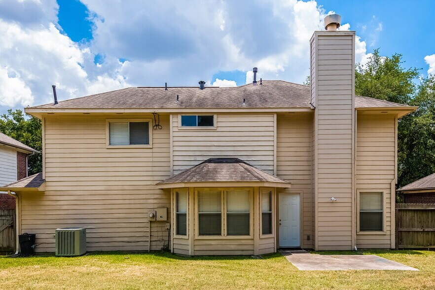 Building Photo - 9038 Waving Fields Dr