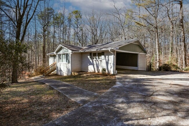 Building Photo - Private Retreat