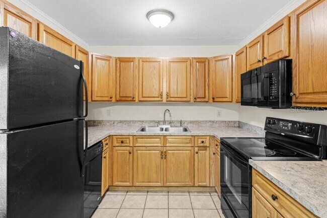 Building Photo - 220 SE 71st St