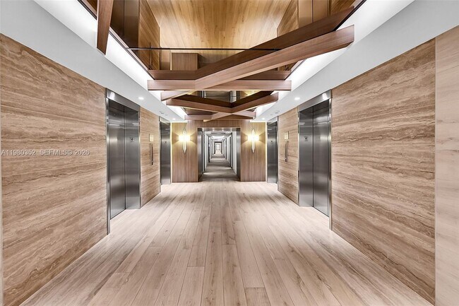 Building Photo - 2301 Collins Ave