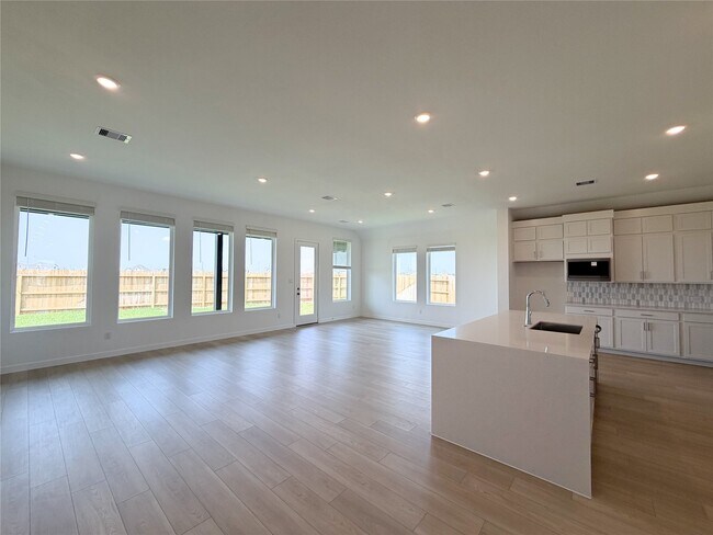 Building Photo - 2503 Pine Bluff Dr