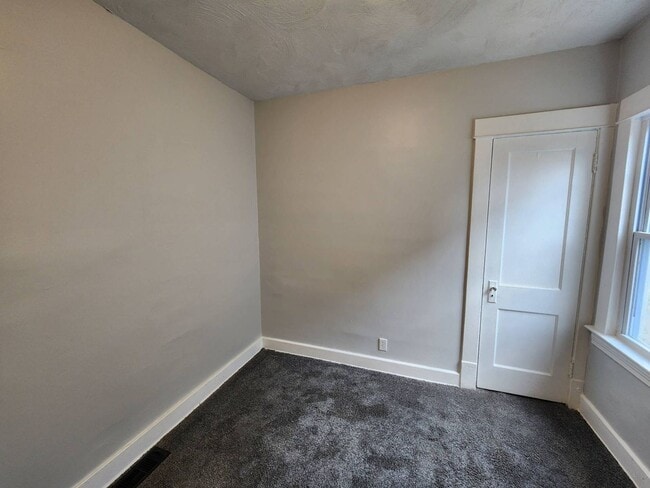 Building Photo - 12709 Parkhill Ave