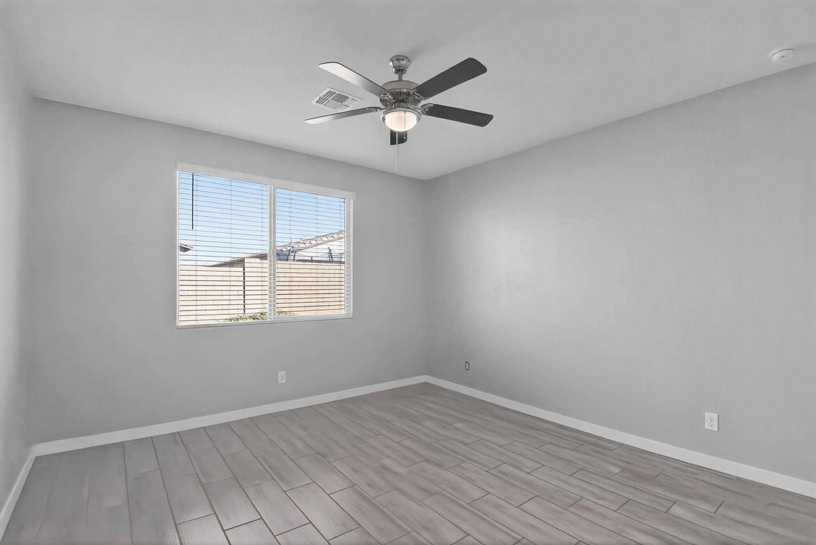 Building Photo - 10810 W Grant St