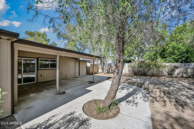 Building Photo - 3001 W Muriel Dr