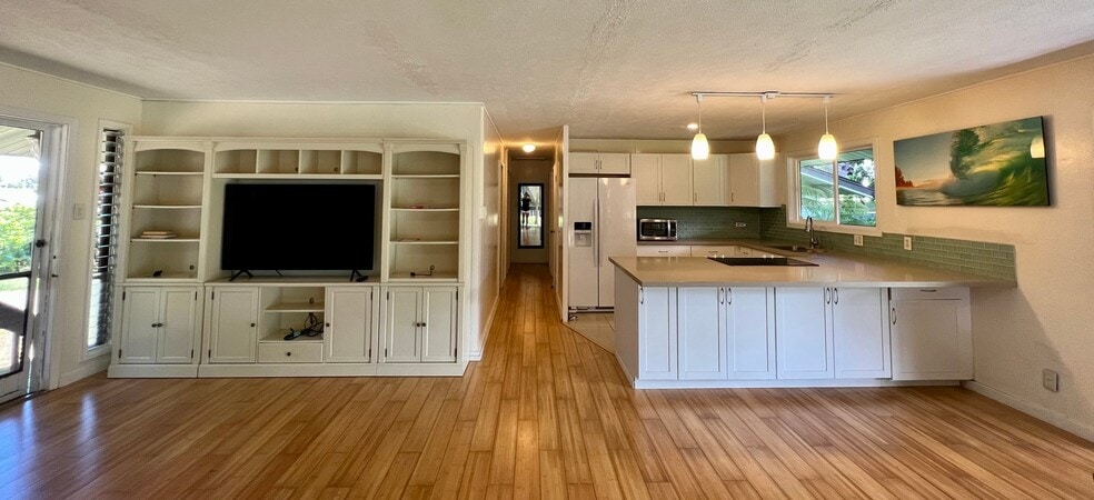 Building Photo - 705 Haiku Rd