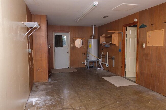 Building Photo - 9231 Kostelnik St