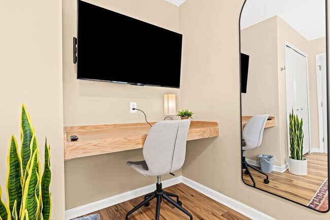 Building Photo - 18355 Mesle St