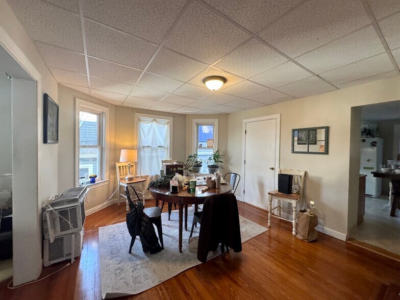 Building Photo - 1386A Beacon St