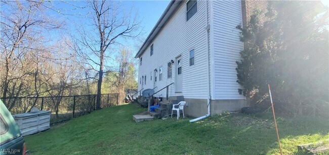 Building Photo - 1493 Hobart Ave