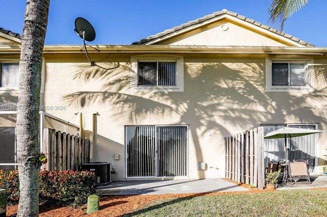 Building Photo - 2500 Cordoba Bend