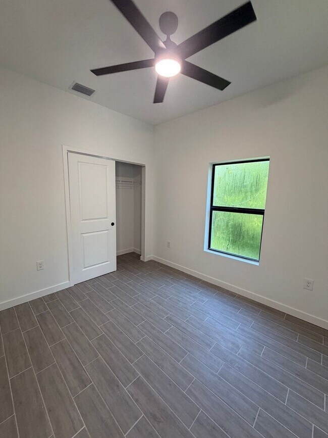 Building Photo - 2103 Redmond St