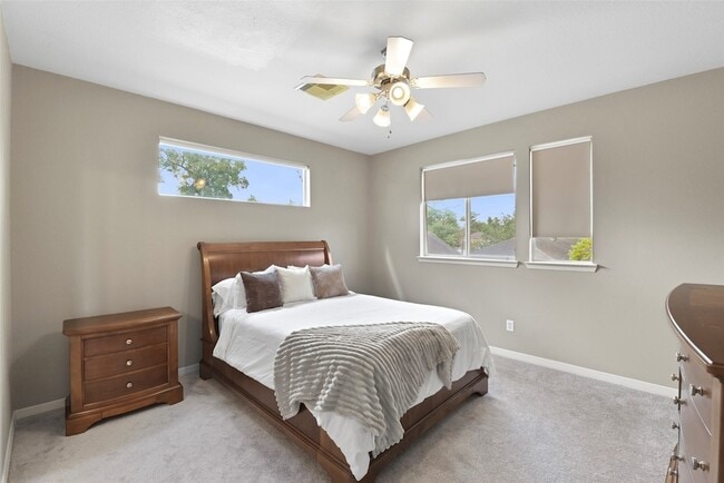 Building Photo - 241 N Lenox St