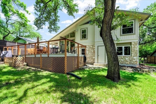 Building Photo - 7001 Danwood Dr