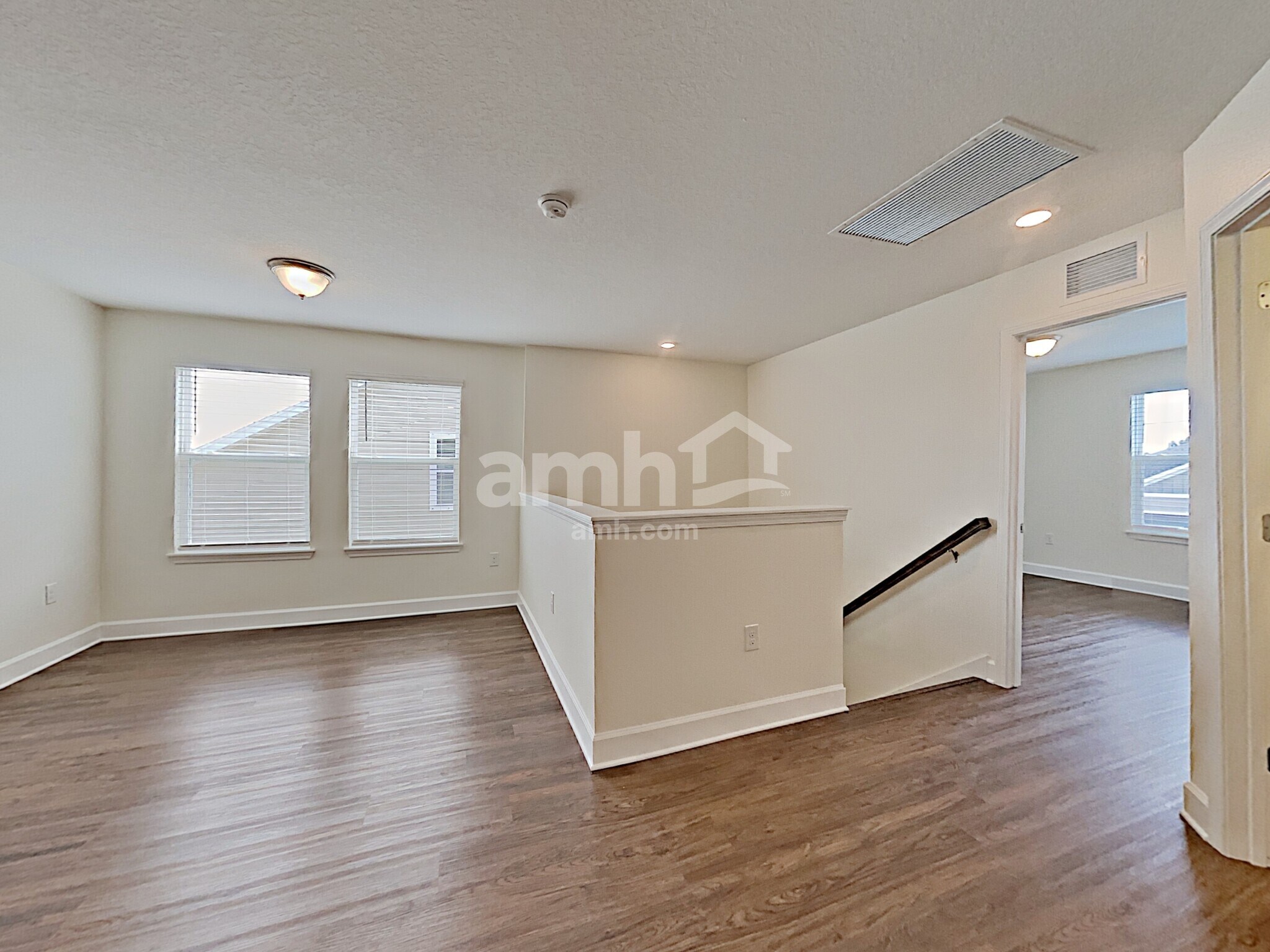 Building Photo - 322 Pine Terrace Dr