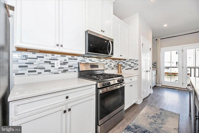 Building Photo - 6042 Fallfish Ct