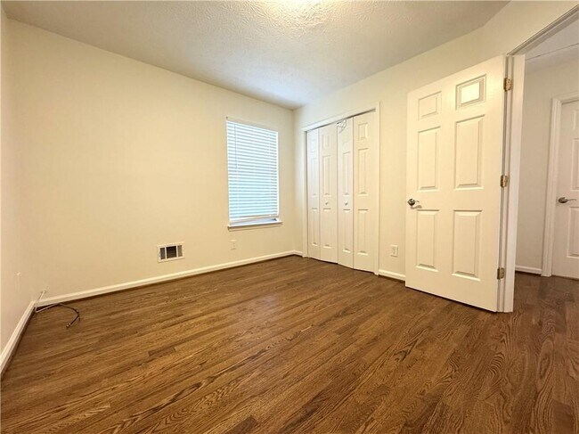 Building Photo - 2290 Honeycomb Ct
