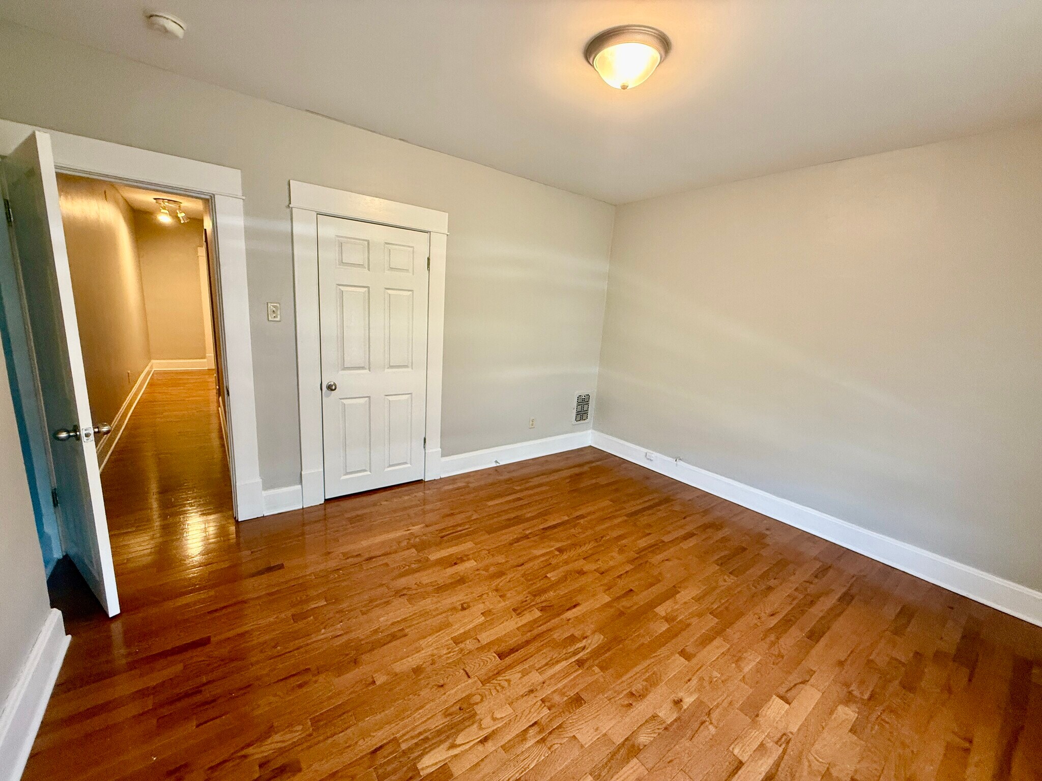 Building Photo - 325 Clinton St