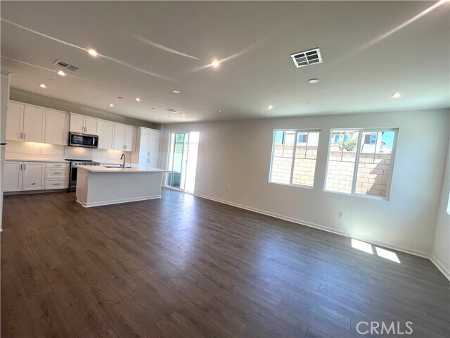 Building Photo - 16036 Olivas Ln