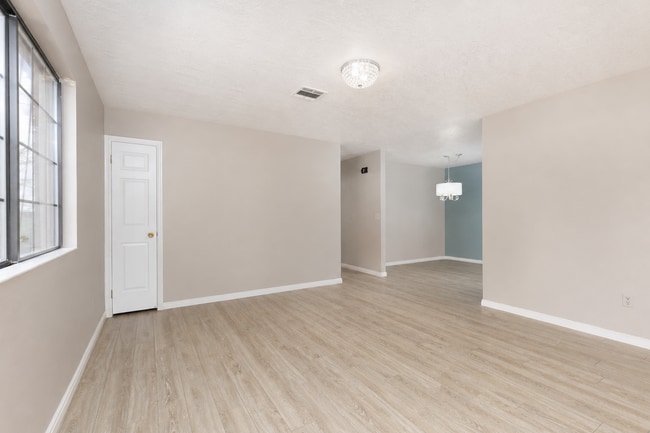 Building Photo - 55 W 400 S