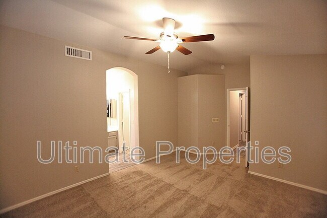 Building Photo - 7135 W Via De Luna Dr