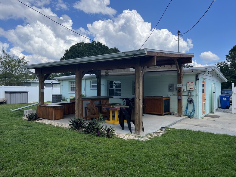 Large Backyard - 5698 Pershing St NE