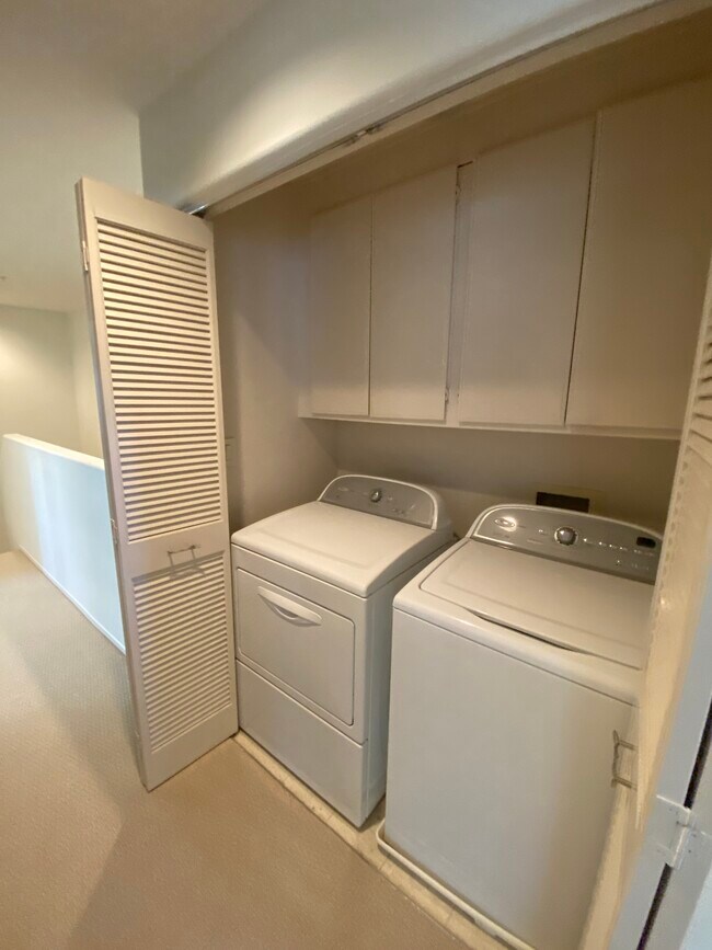 Building Photo - 7513 Hannum Ave