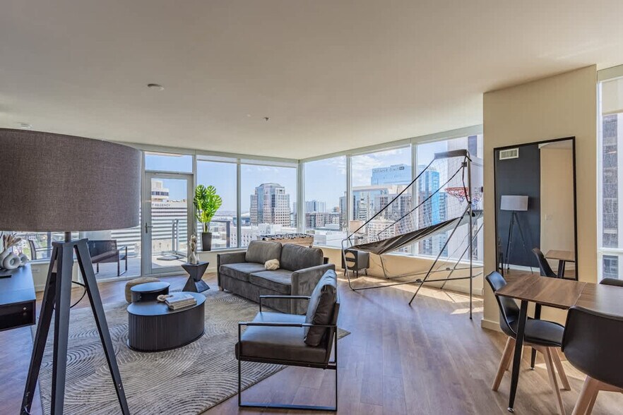 Building Photo - 44 W Monroe St