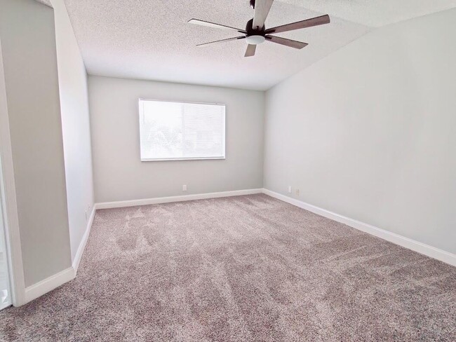 Building Photo - 6815 Via Regina