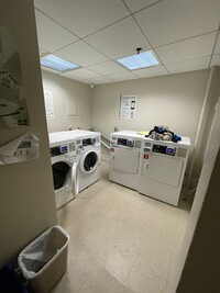 Building Photo - Beacon Hill One Bed Available Now - No Bro...