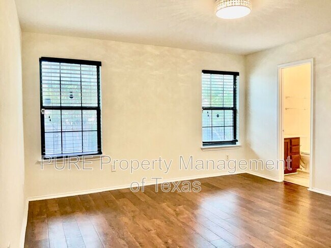 Building Photo - 2306 Kuykendall Dr