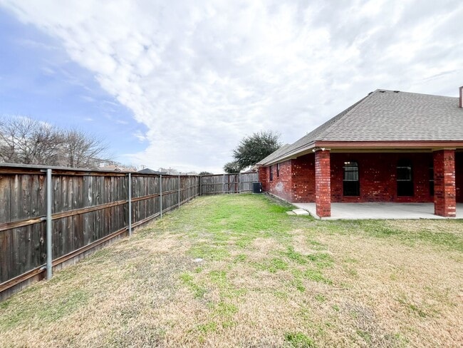 Building Photo - Available NOW!!!! You must see this is a Fabulous Home. 4 bedrooms, office, 2 bath, 2 car garage ...