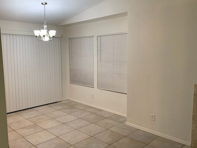 Building Photo - Beautiful 3 bedroom home!