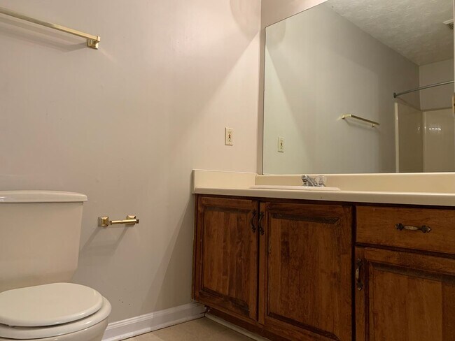 Building Photo - 100 4th Ave