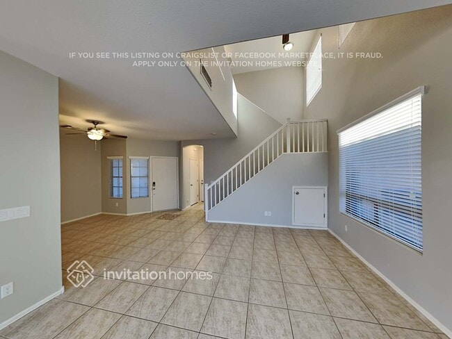 Building Photo - 858 E Nardini St