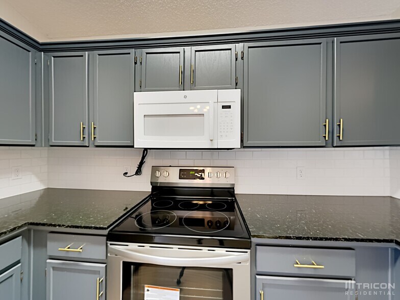 Building Photo - 10639 Greatford Ct