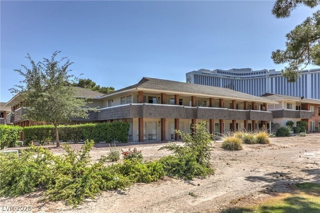Building Photo - 714 Oakmont Ave