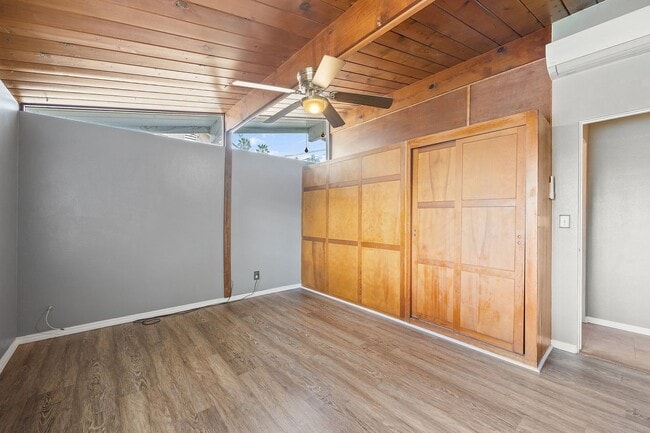 Building Photo - Adorable 3 Bedroom 2 Bathroom Single Story Family Home