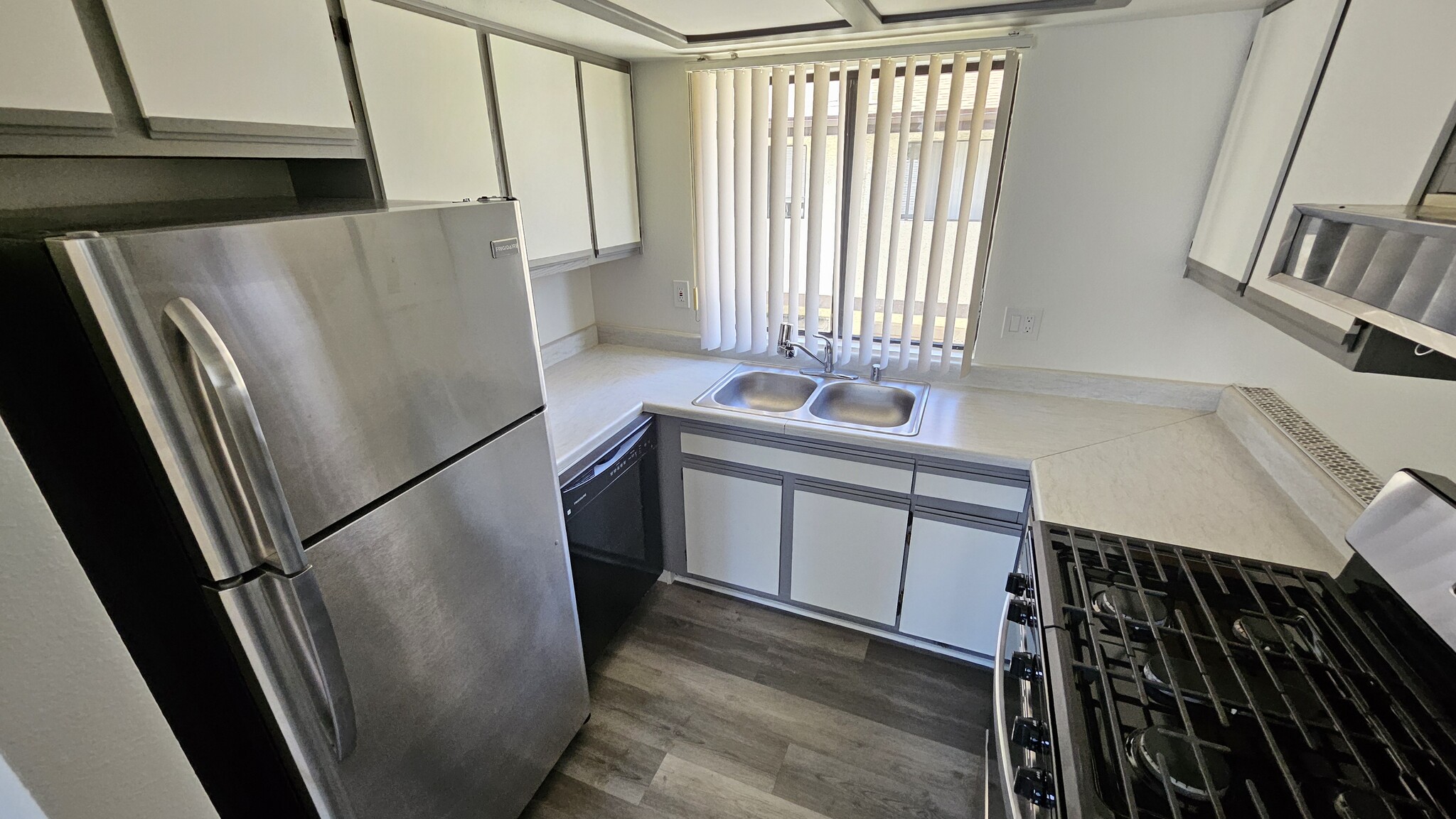 Building Photo - 2241 Florencita Dr W