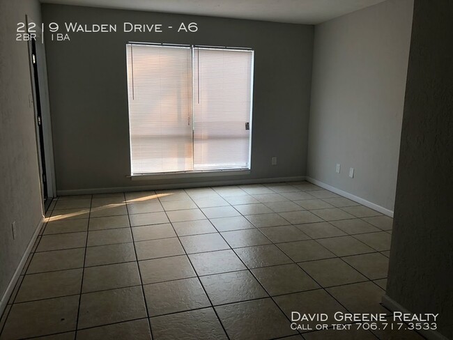 Building Photo - 2219 Walden Dr