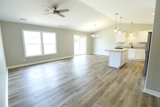 Building Photo - 1750 Meadowlark Ln