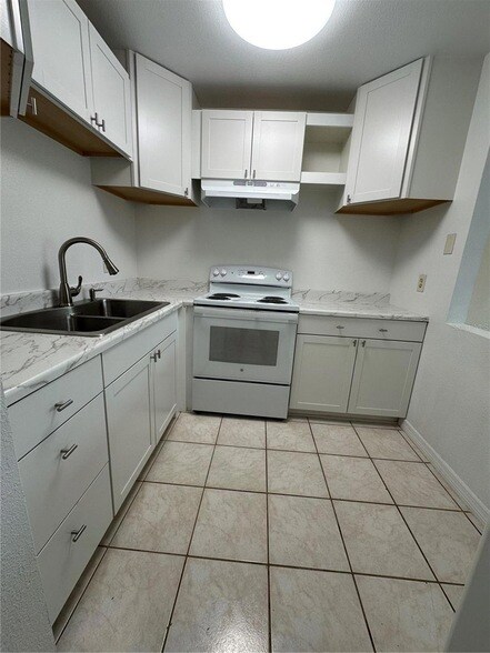 Building Photo - 77 Boundary Blvd