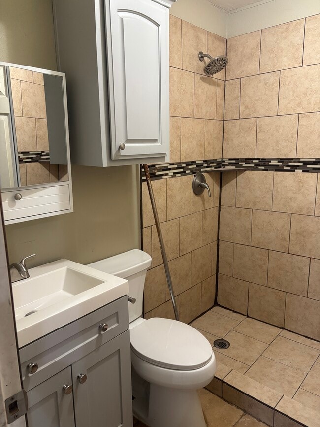 Building Photo - 609 Fay Blvd