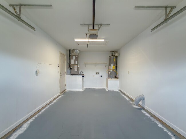 Building Photo - 3363 Golden Rain Dr
