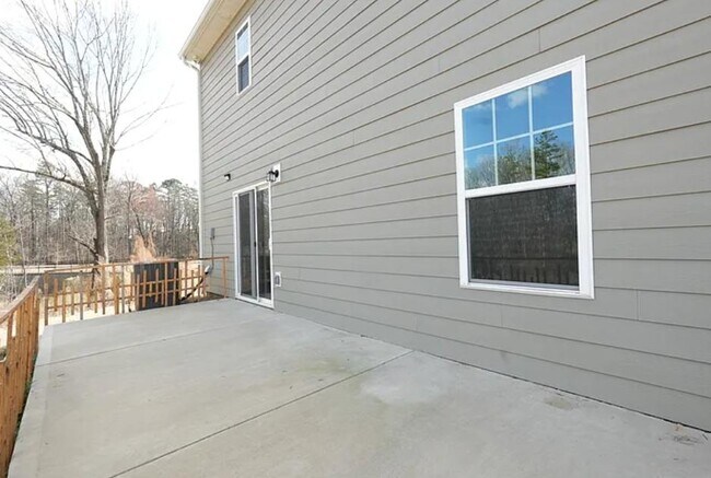 Building Photo - 1338 Woodhouse Dr