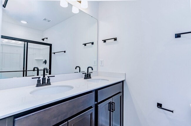 Building Photo - 1435 Darrowby Wy