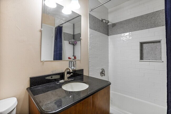 Building Photo - 8884 Steven Dr